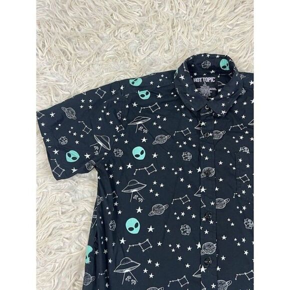 Hot Topic Shirt Men's Small Alien All Over Print Space UFO Constellation Camp - Picture 8 of 9